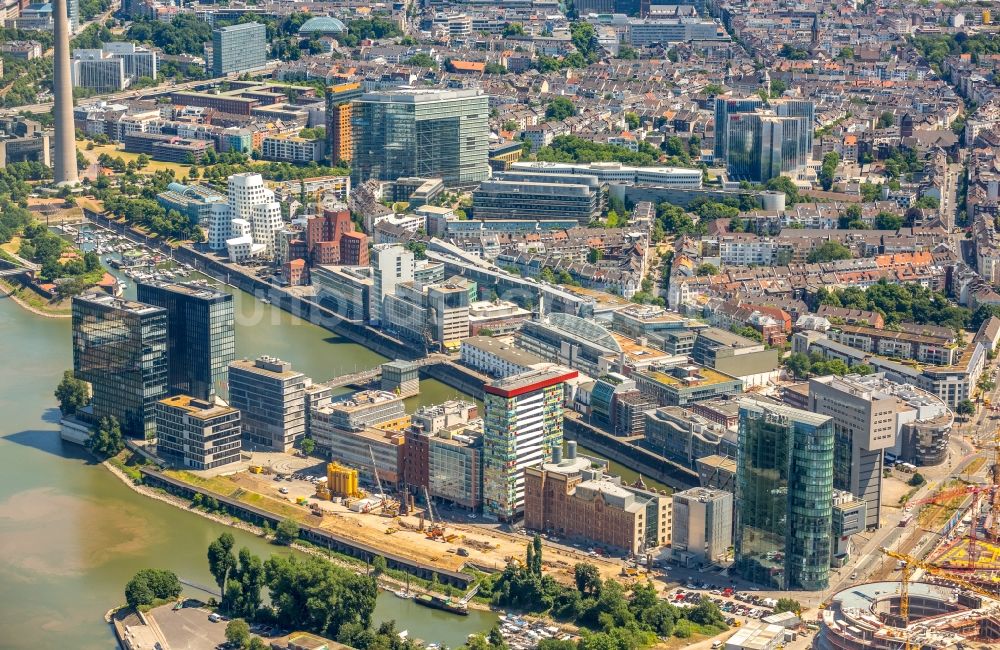 Düsseldorf von oben - Entwicklungsgebiet der Wohngebiets- und Gewerbeflächen entlang der Speditionsstraße am Düsseldorfer Hafen in Düsseldorf im Bundesland Nordrhein-Westfalen, Deutschland