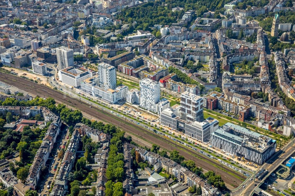 Düsseldorf von oben - Entwicklungsgebiet der Wohngebiets- und Gewerbeflächen mit Neubauprojekten und Baustellen entlang der Toulouser Allee in Düsseldorf im Bundesland Nordrhein-Westfalen, Deutschland