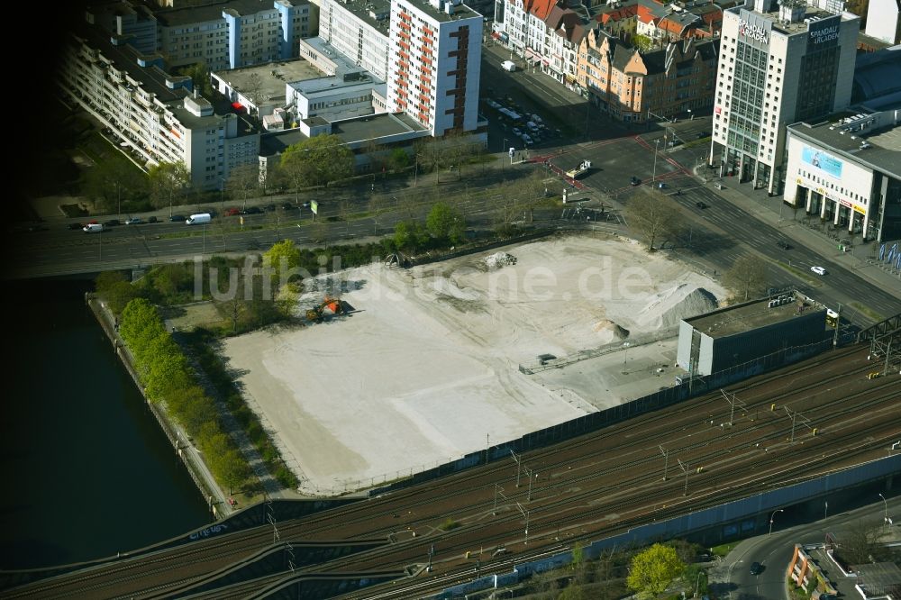 Luftaufnahme Berlin - Entwicklungsgebiet der Wohngebiets- und Gewerbeflächen Spandauer Ufer an der Klosterstraße im Ortsteil Spandau in Berlin, Deutschland