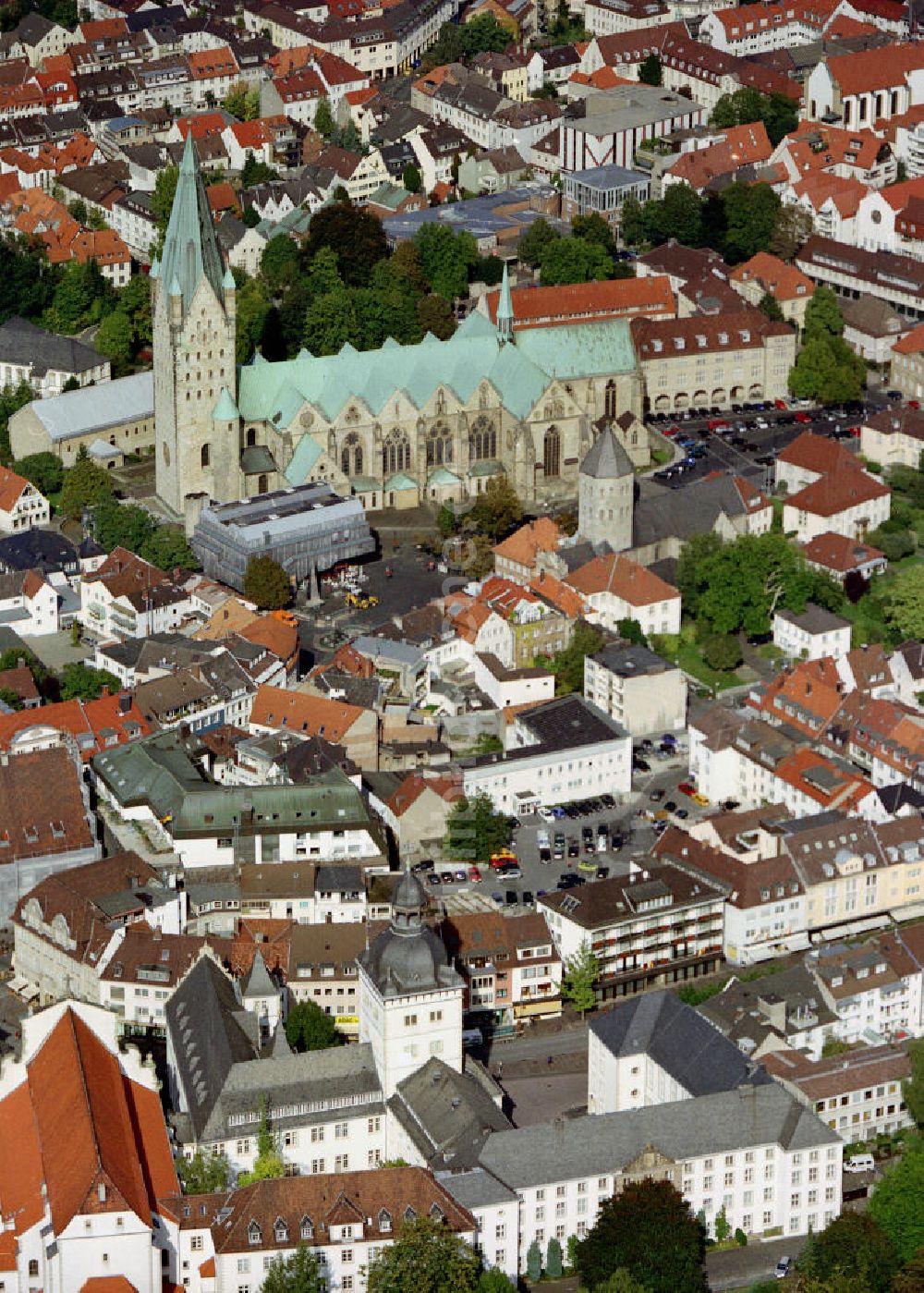 Paderborn aus der Vogelperspektive: /80 erbaut