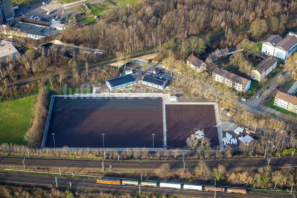 Luftaufnahme Duisburg - Erdarbeiten zum Umbau des Sportplatz- Fussballplatz Duisburger Fußballverein 08 e.V. in Duisburg im Bundesland Nordrhein-Westfalen, Deutschland