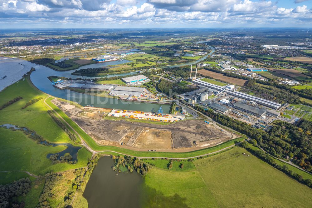 Luftbild Voerde (Niederrhein) - Erdarbeiten zur Erweiterung des Containerterminal von Contargo im Containerhafen des Binnenhafen Emmelsum in Voerde (Niederrhein) im Bundesland Nordrhein-Westfalen, Deutschland