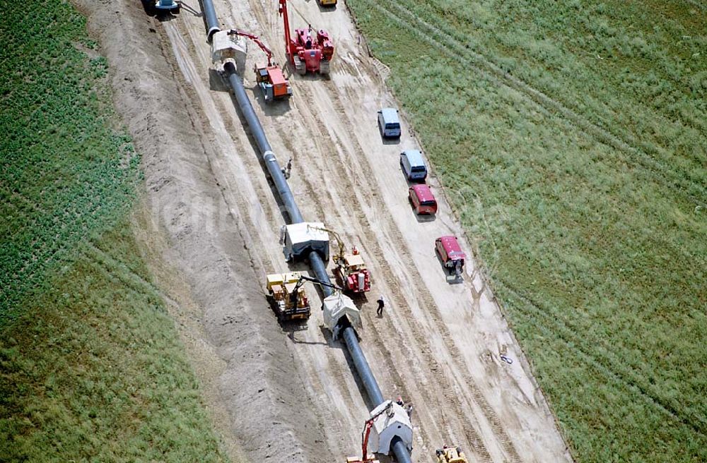 Luftbild Bernau - Werneuchen / Brandenburg - Erdgasleitungsbau zwischen Bernau und Werneuchen. Datum: 24.06.03