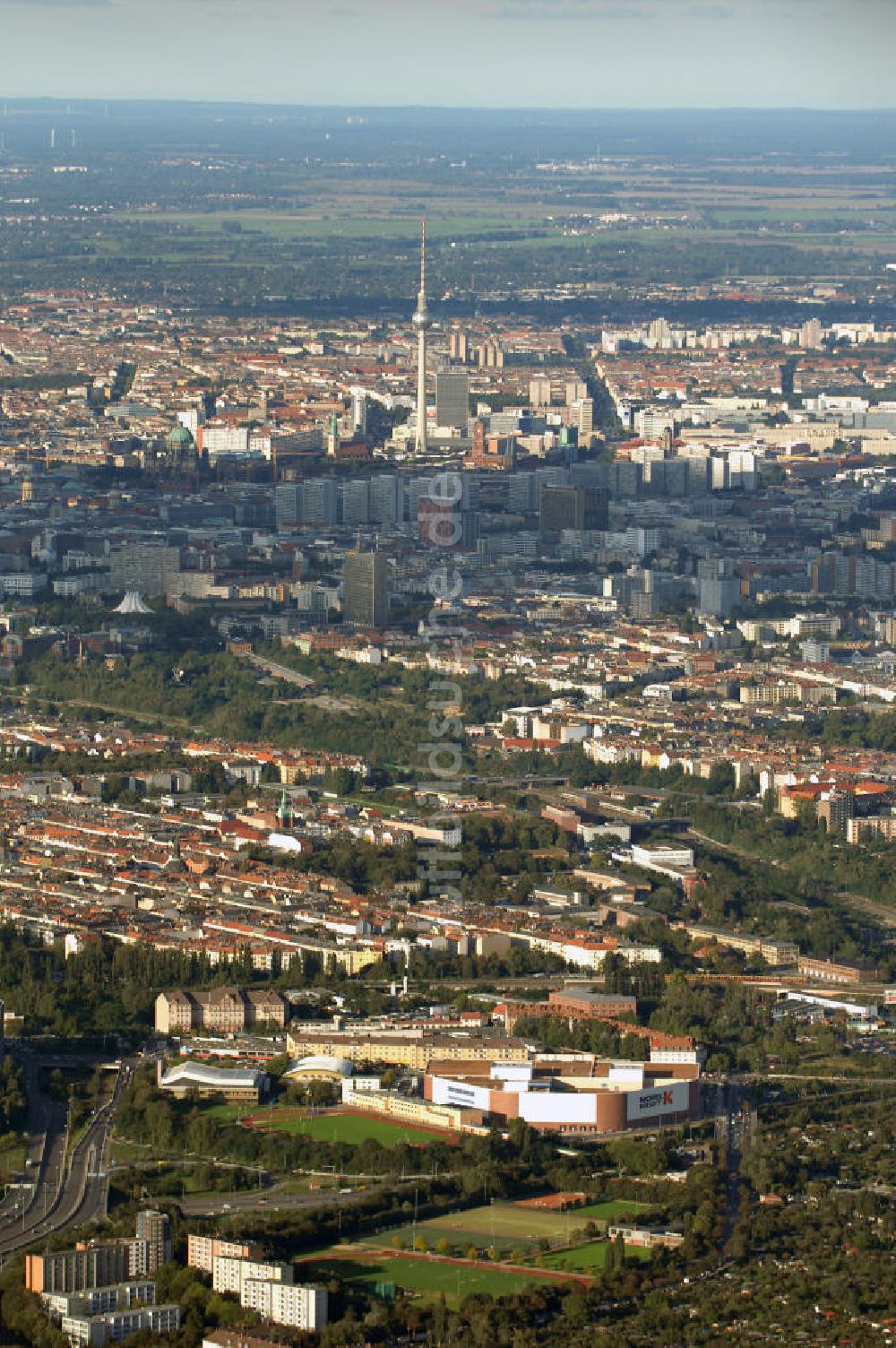 Berlin von oben - Eröffnung des Möbelhauses KRAFT / Höffner am Sachsendamm