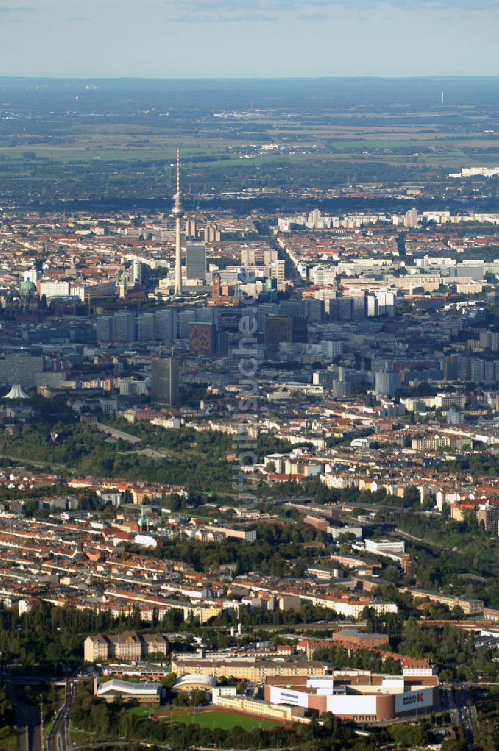 Luftbild Berlin - Eröffnung des Möbelhauses KRAFT / Höffner am Sachsendamm