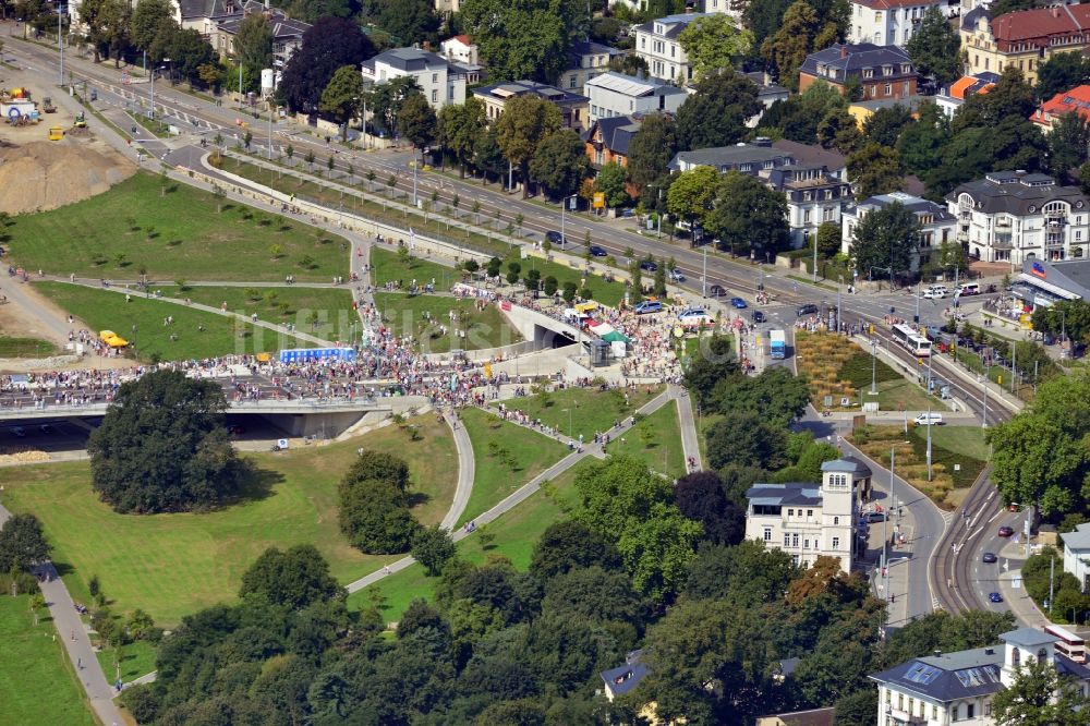 Dresden aus der Vogelperspektive: Eröffnung der Waldschlösschenbrücke in Dresden im Bundesland Sachsen