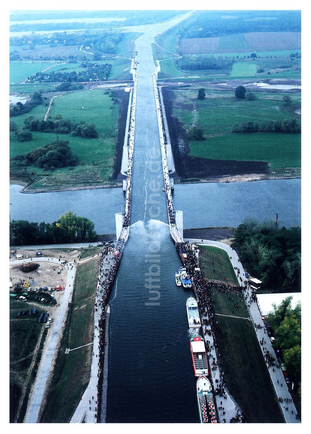 Hohenwarthe / Sachsen-Anhalt aus der Vogelperspektive: Eröffnung Wasserstraßenkreuz Magdeburg