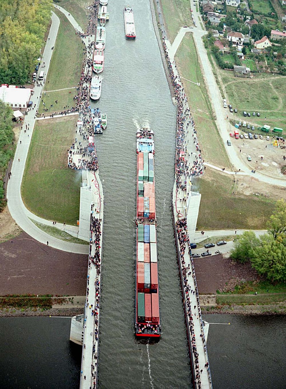 Hohenwarthe / Sachsen-Anhalt von oben - Eröffnung Wasserstraßenkreuz Magdeburg