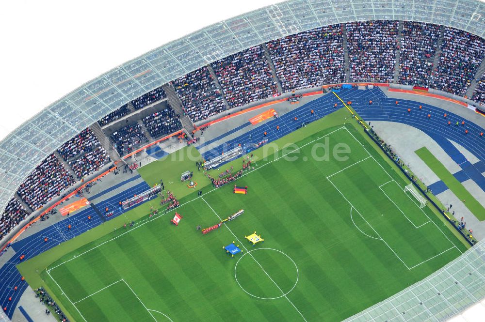 Berlin von oben - Eröffnungsspiel der Fußball-Weltmeisterschaft der Frauen 2011 im Berliner Olympiastadion