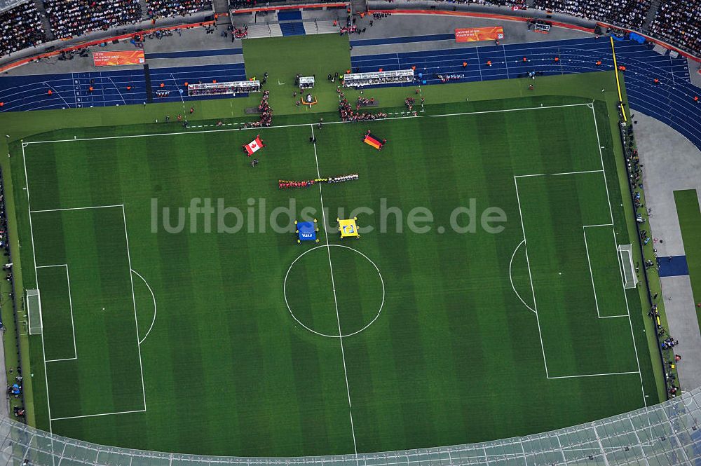 Berlin von oben - Eröffnungsspiel der Fußball-Weltmeisterschaft der Frauen 2011 im Berliner Olympiastadion