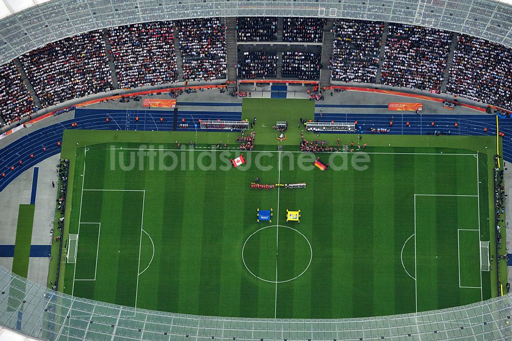 Luftaufnahme Berlin - Eröffnungsspiel der Fußball-Weltmeisterschaft der Frauen 2011 im Berliner Olympiastadion