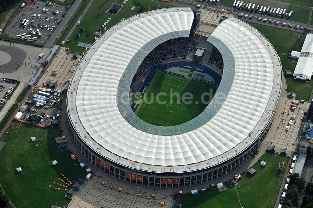 Luftbild Berlin - Eröffnungsspiel der Fußball-Weltmeisterschaft der Frauen 2011 im Berliner Olympiastadion