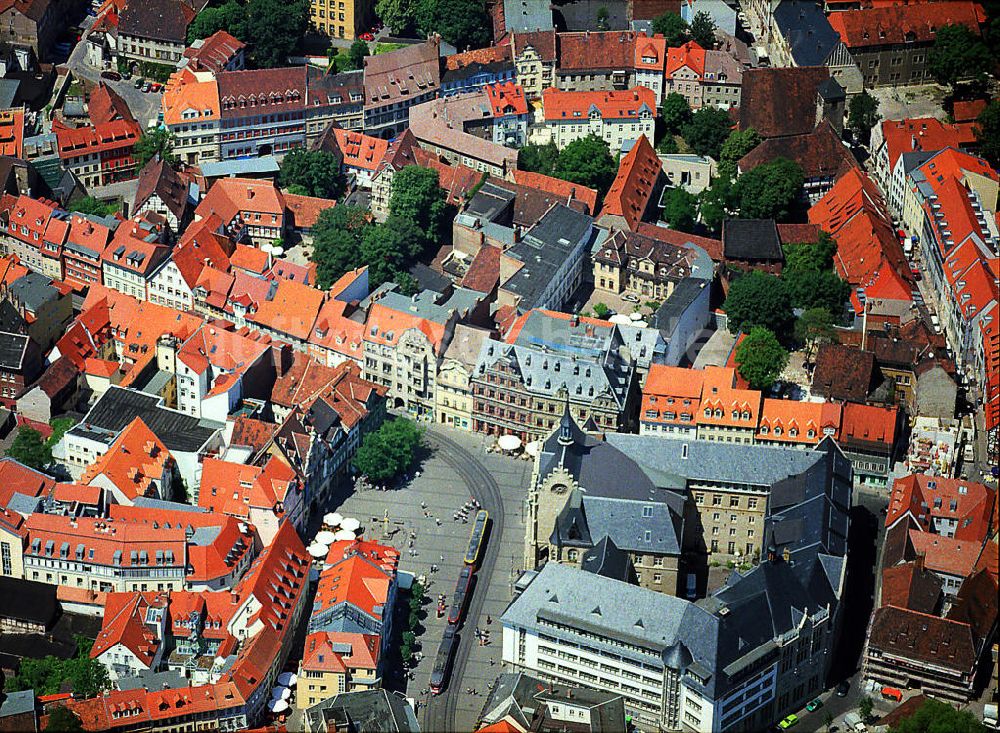 Erfurt von oben - Erfurter Rathaus am Fischmarkt