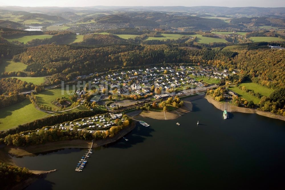 Luftaufnahme Olpe - Erholungsgebiet Campingplatz am Ufer des See Biggesee an der auch Biggetalsperre - einem Stausee bei Olpe in Nordrhein-Westfalen