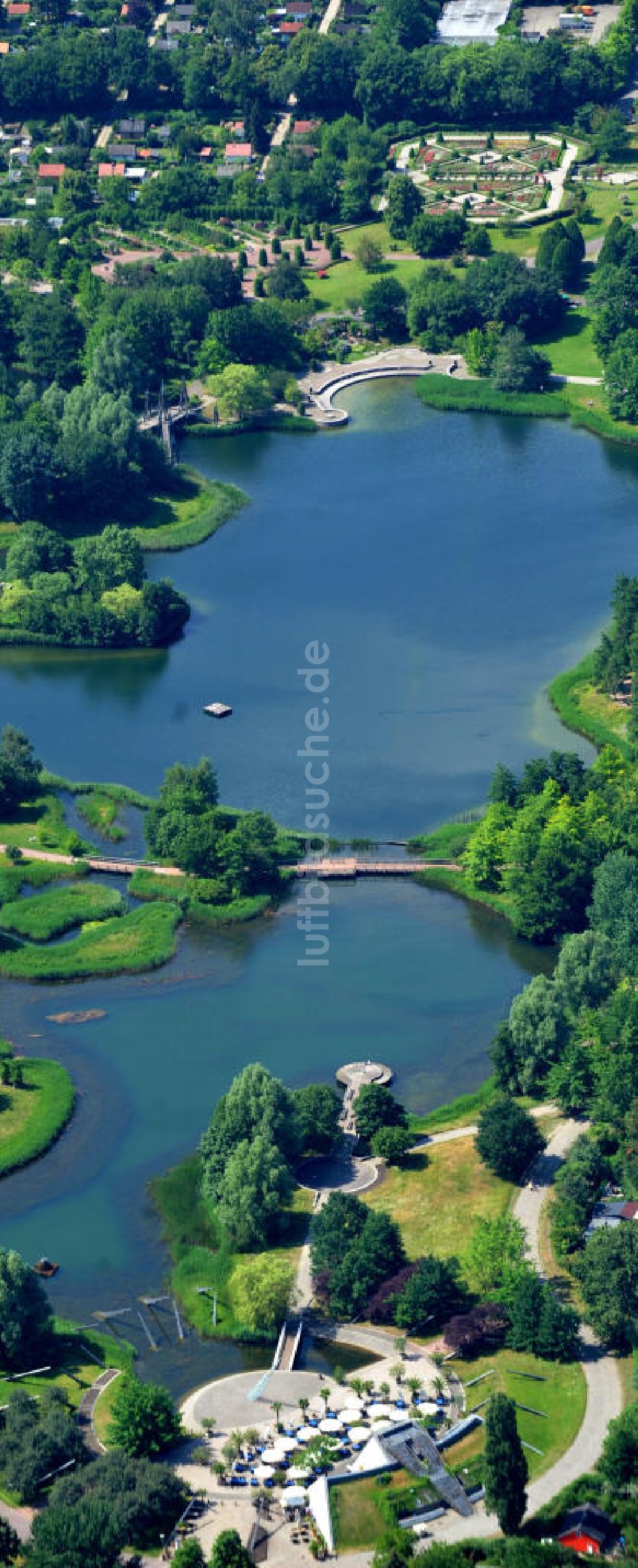 Berlin Britz aus der Vogelperspektive: Erholungspark Britzer Garten in Berlin