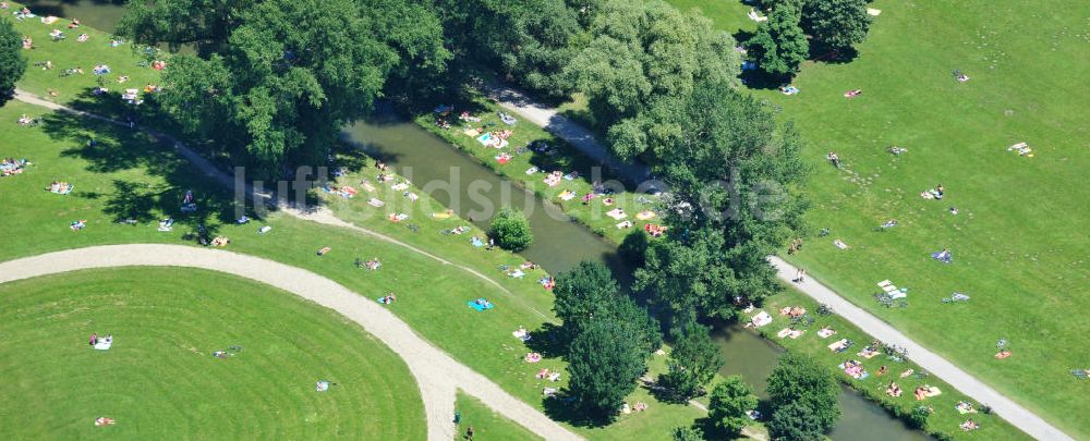 Munchen Von Oben Erholungspark Englischer Garten In Munchen