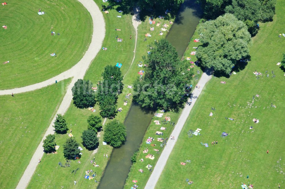 Munchen Von Oben Erholungspark Englischer Garten In Munchen