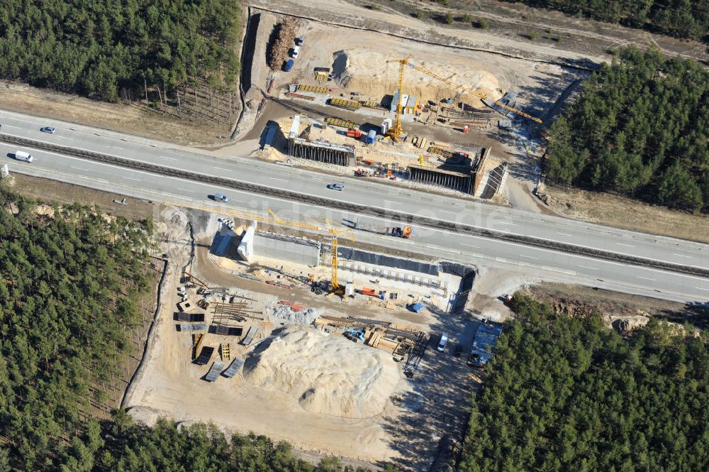 Halbe von oben - Errichtung eines Brückenbauwerkes über die Bundes- Autobahn A13 / E36 westlich von Halbe