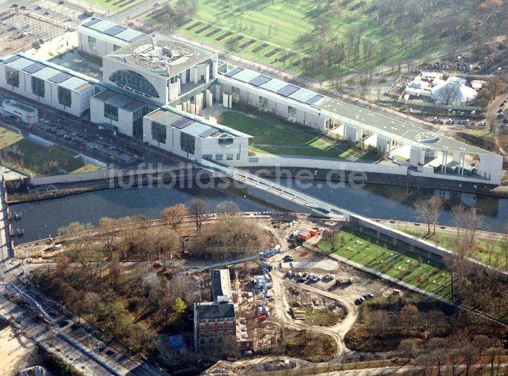 Luftaufnahme Berlin - Tiergarten - Errichtung der Feuer- und Polizeiwache am Bundeskanzleramt im Berliner Regierungsviertel - ein Bauprojekt der SCHÄLERBAU BERLIN GmbH Niederlassung Hochbau Herrn Karakianis pers