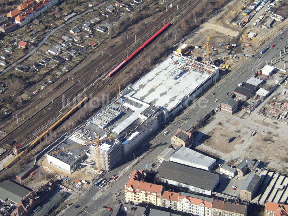 Berlin - SCHÖNEWEIDE von oben - Errichtung eines KAUFLAND - Einkaufscenters am S-Bahnhof Berlin - Schöneweide. 13.03.03