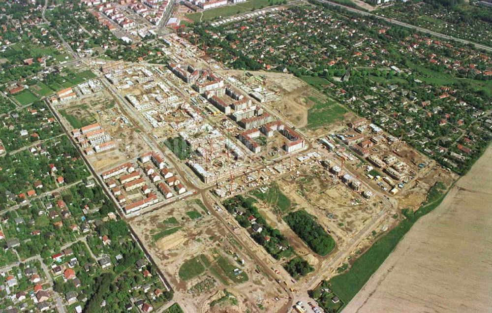 Berlin - Karow aus der Vogelperspektive: Errichtung von Neubauwohnungen in Karow-Nord.