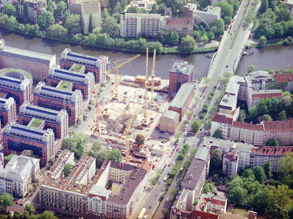 Luftaufnahme Berlin - Moabit - Errichtung eines neuen Büro- und Geschäftshauses an der Gotzkowskybrücke gegenüber dem FOCUS - Teleport in Berlin - Moabit durch die Firma IMBAU