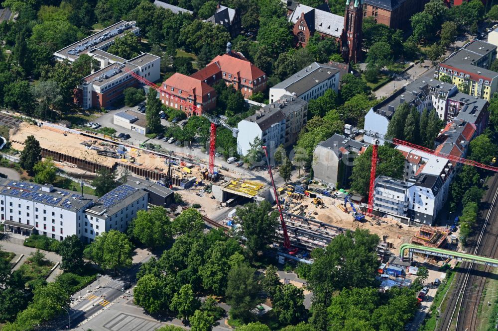 Berlin aus der Vogelperspektive: Ersatzneubau des Bahn- Brückenbauwerk der EÜ Eisenbahnüberführung in Berlin, Deutschland