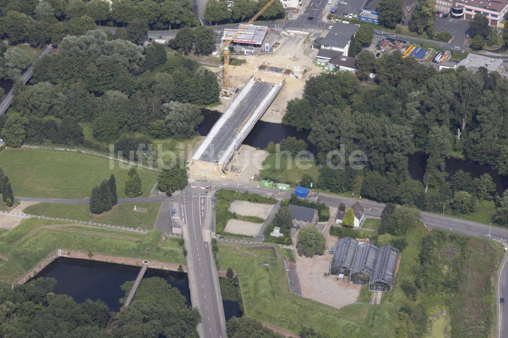 Jülich aus der Vogelperspektive: Ersatzneubau des Brückenbauwerk in Jülich im Bundesland Nordrhein-Westfalen, Deutschland