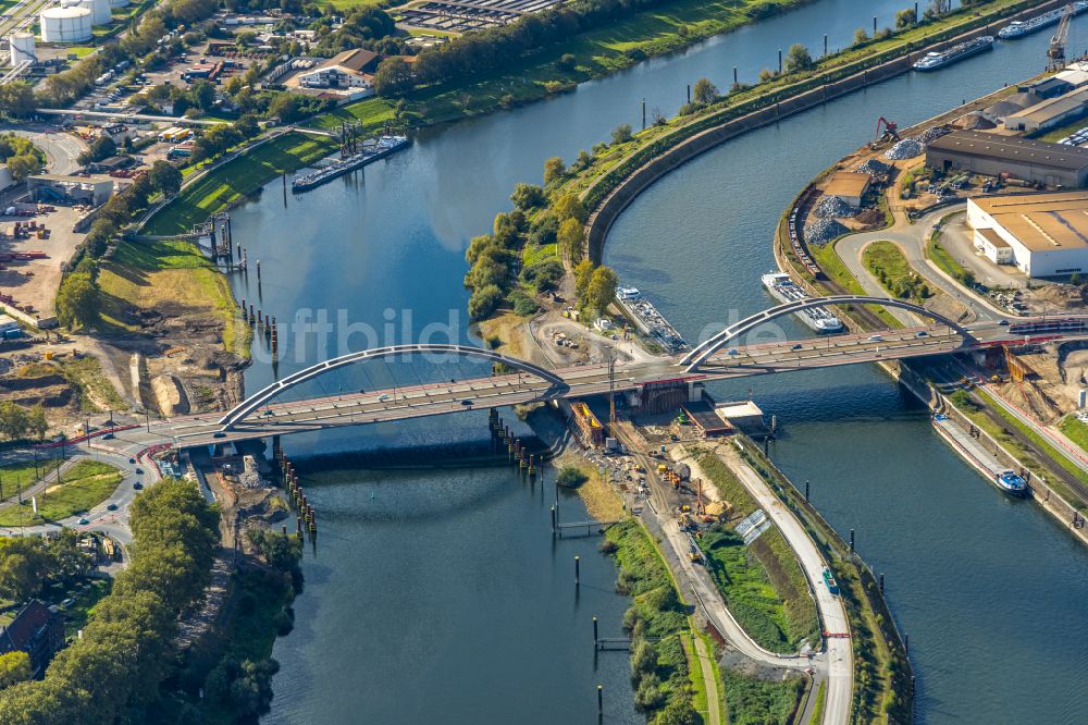 Luftaufnahme Duisburg - Ersatzneubau des Brückenbauwerk Karl-Lehr-Brücke über die Ruhr im Ortsteil Ruhrort in Duisburg im Bundesland Nordrhein-Westfalen, Deutschland