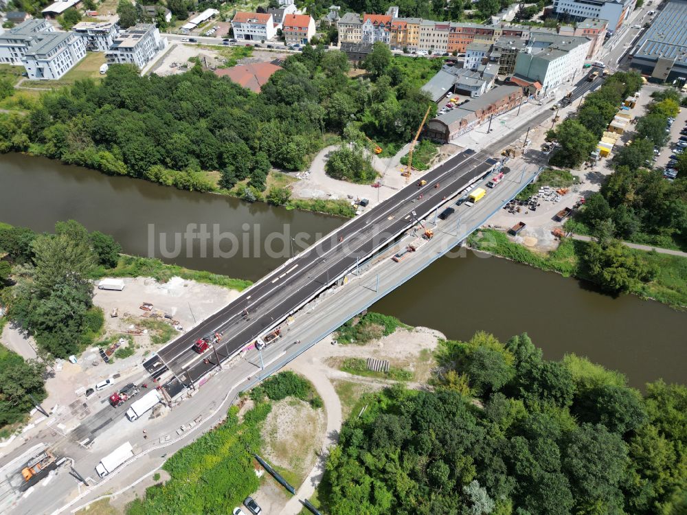 Luftaufnahme Halle (Saale) - Ersatzneubau des Brückenbauwerk Saale-Bücke in Halle (Saale) im Bundesland Sachsen-Anhalt, Deutschland