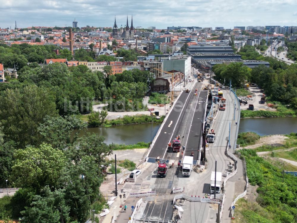 Halle (Saale) aus der Vogelperspektive: Ersatzneubau des Brückenbauwerk Saale-Bücke in Halle (Saale) im Bundesland Sachsen-Anhalt, Deutschland