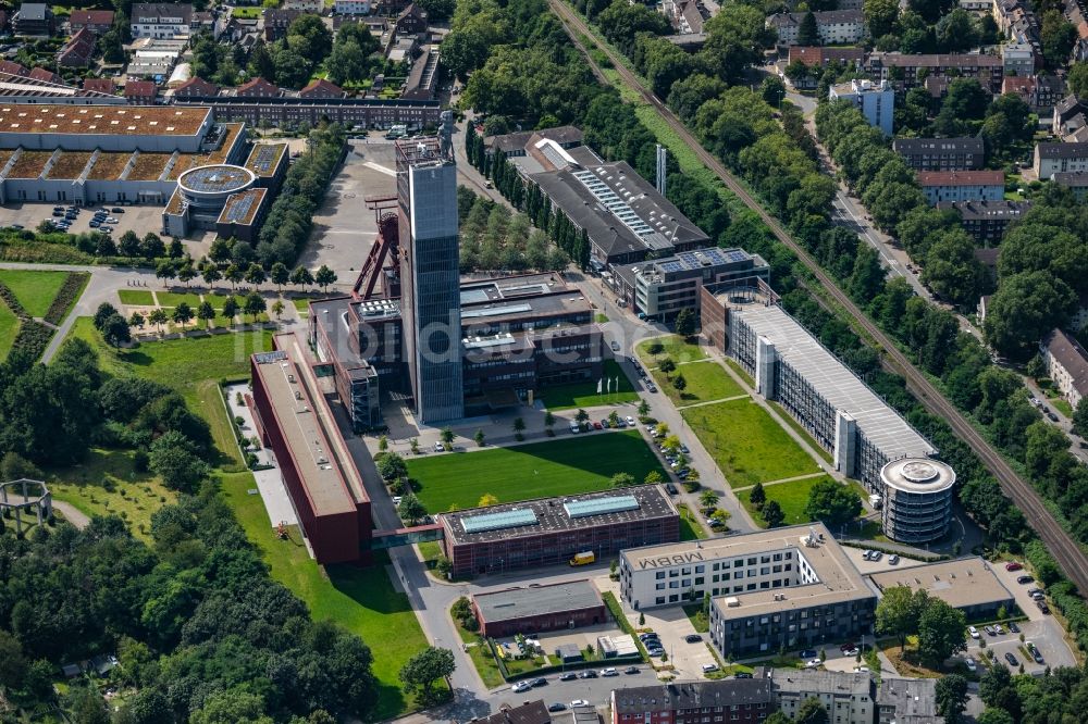 Luftbild Gelsenkirchen - Erschließungsturm am Bürogebäude des Verwaltungs- und Geschäftshauses der Vivawest Wohnen GmbH Am Bugapark in Gelsenkirchen im Bundesland Nordrhein-Westfalen