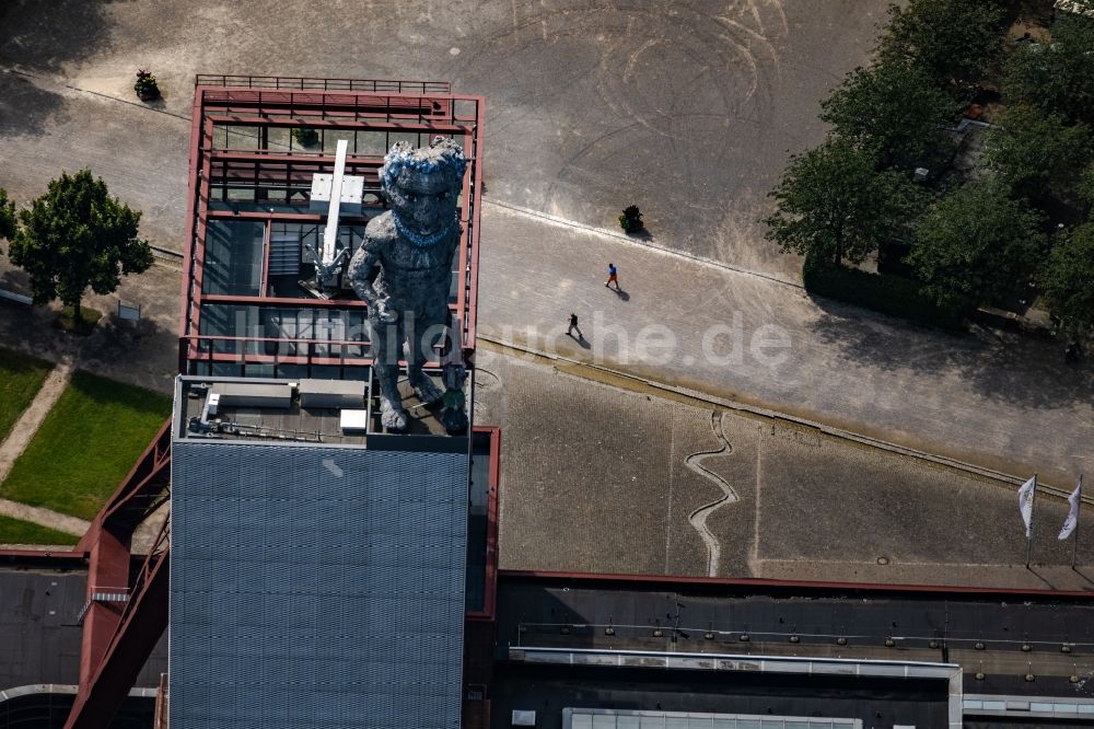 Gelsenkirchen aus der Vogelperspektive: Erschließungsturm am Bürogebäude des Verwaltungs- und Geschäftshauses der Vivawest Wohnen GmbH Am Bugapark in Gelsenkirchen im Bundesland Nordrhein-Westfalen