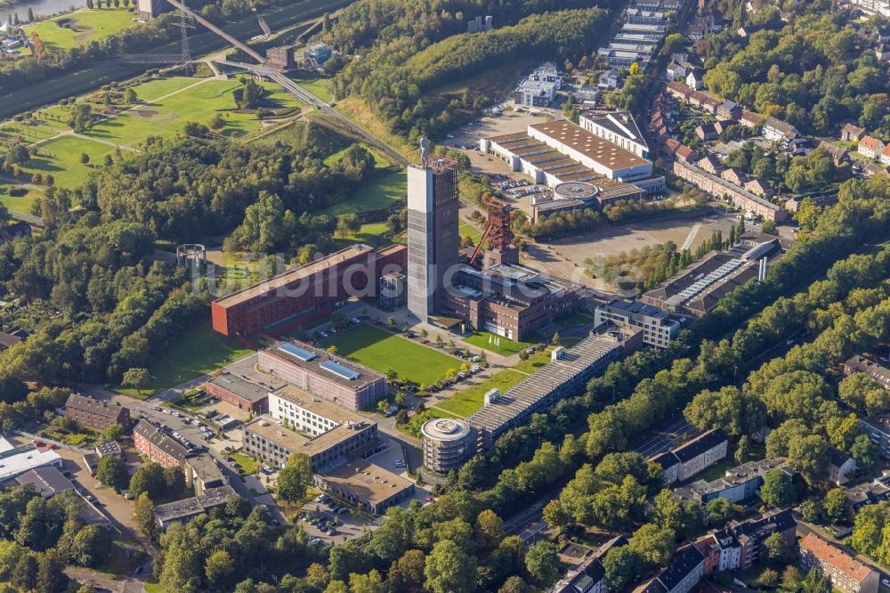 Luftbild Gelsenkirchen - Erschließungsturm am Bürogebäude des Verwaltungs- und Geschäftshauses der Vivawest Wohnen GmbH Am Bugapark in Gelsenkirchen im Bundesland Nordrhein-Westfalen