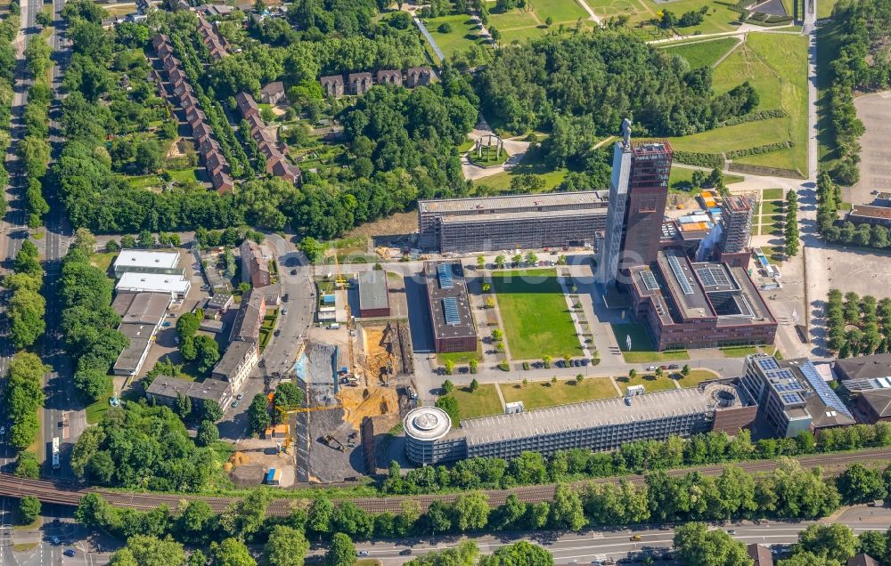 Luftbild Gelsenkirchen - Erschließungsturm am Bürogebäude des Verwaltungs- und Geschäftshauses der Vivawest Wohnen GmbH in Gelsenkirchen im Bundesland Nordrhein-Westfalen