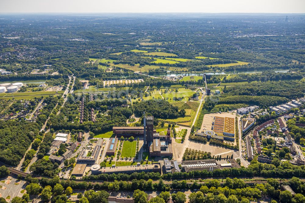 Gelsenkirchen von oben - Erschließungsturm am Bürogebäude des Verwaltungs- und Geschäftshauses der Vivawest Wohnen GmbH im Ortsteil Horst in Gelsenkirchen im Bundesland Nordrhein-Westfalen, Deutschland