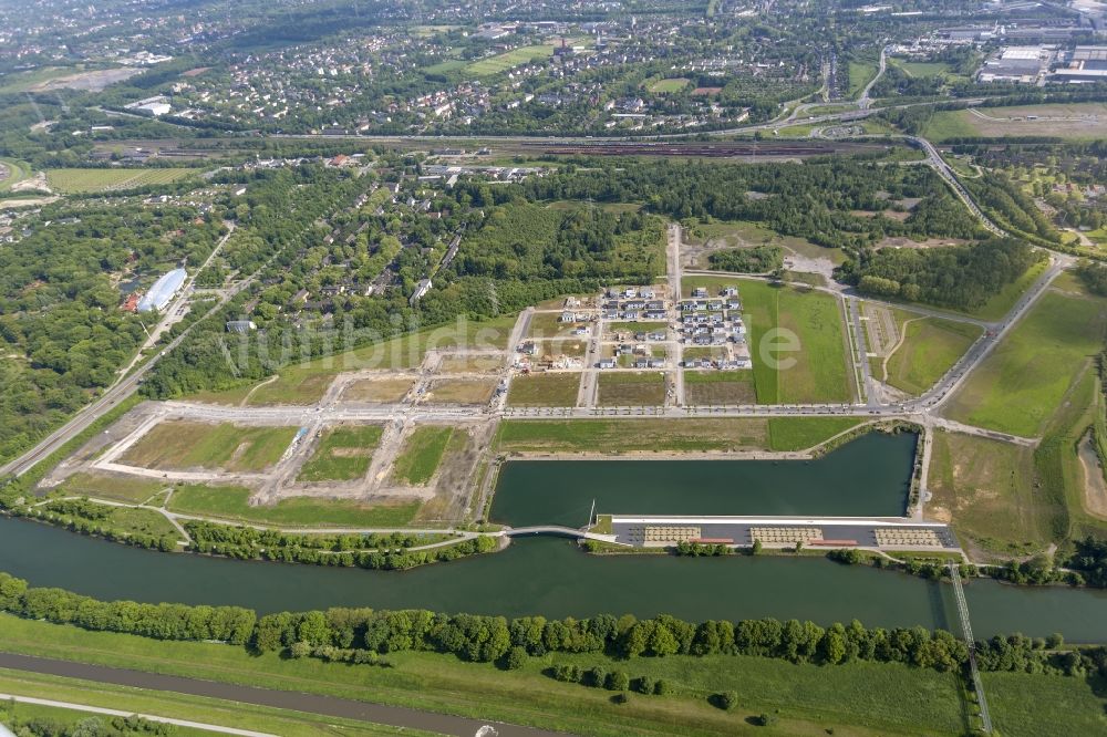 Gelsenkirchen von oben - Erschlossenen Bauflächen einer Einfamilienhaus - Neubau - Wohnanlage an der Johannes-Rau-Alle im Stadtteil Bismarck von Gelsenkirchen in Nordrhein-Westfalen