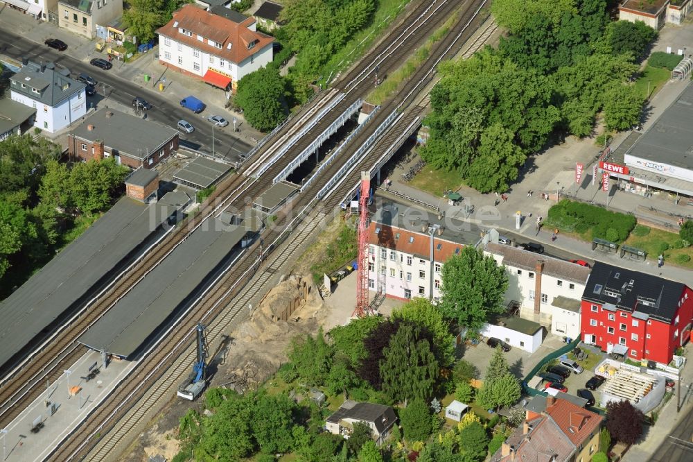 Berlin von oben - Erweiterung des S-Bahnhofes Mahlsdorf an der Hönower Straße in Berlin