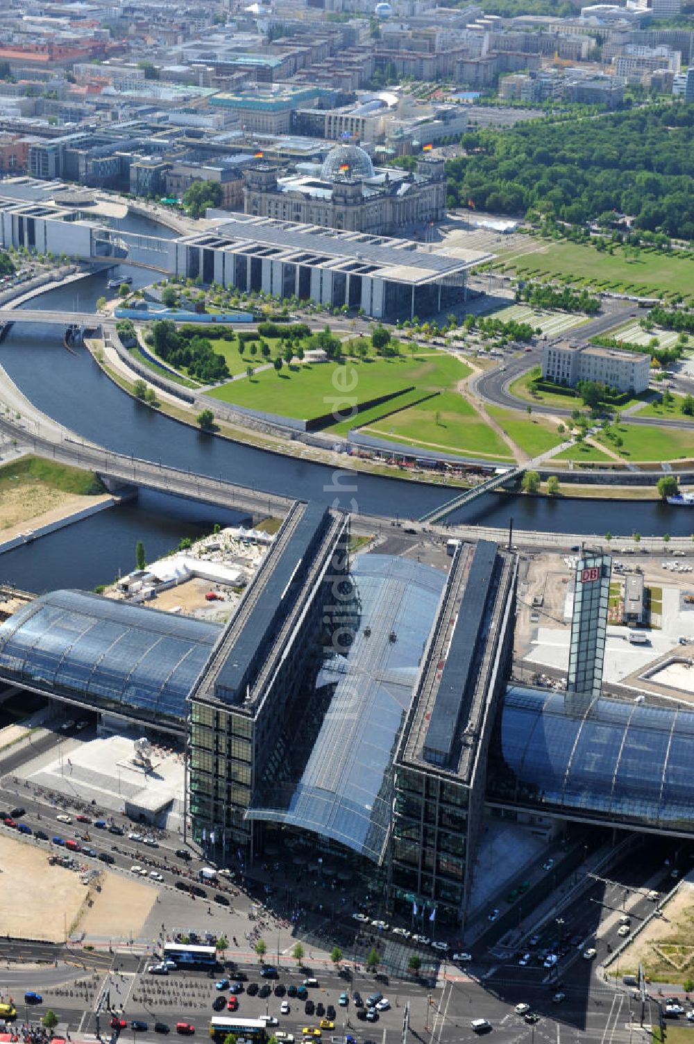 Luftaufnahme Berlin Moabit - Erweiterung- und Bauflächen am Berliner Hauptbahnhof am Spreebogen im Tiergarten