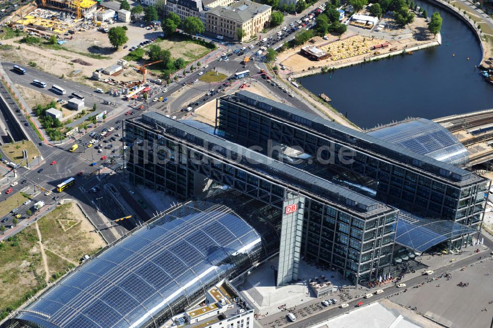 Luftbild Berlin Moabit - Erweiterung- und Bauflächen am Berliner Hauptbahnhof am Spreebogen im Tiergarten