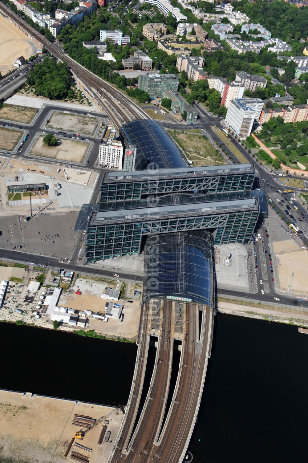 Luftbild Berlin Moabit - Erweiterung- und Bauflächen am Berliner Hauptbahnhof am Spreebogen im Tiergarten