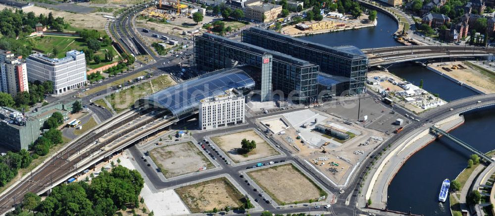 Berlin Moabit von oben - Erweiterung- und Bauflächen am Berliner Hauptbahnhof am Spreebogen im Tiergarten