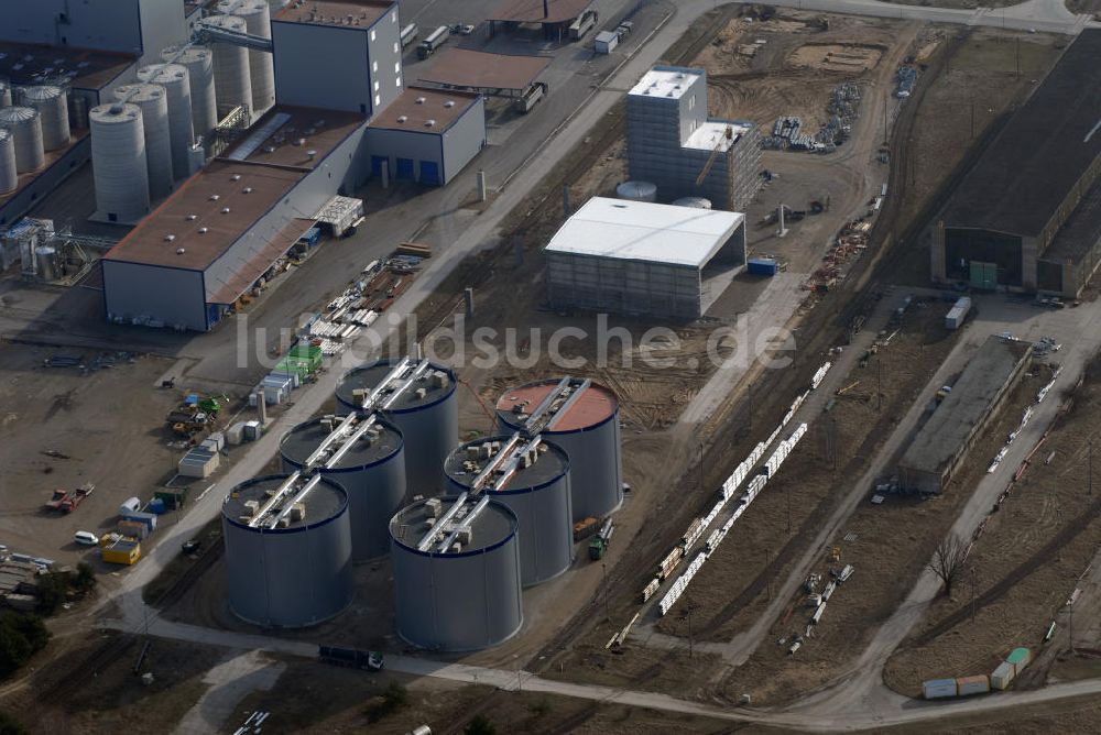 Schwedt von oben - Erweiterung der Bioethanolanlage auf dem Gelände der PCK - Raffinerie in Schwedt