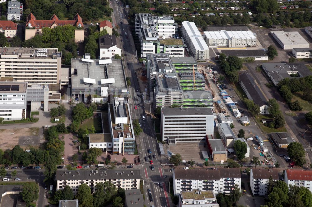 Luftaufnahme Mainz - Erweiterung Forschungs- Gebäude und Bürokomplex des Unternehmens Biontech in Mainz im Bundesland Rheinland-Pfalz