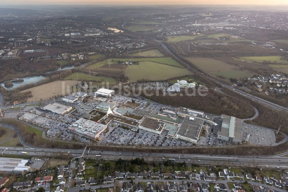 Bochum von oben - Erweiterung und Umbau des Einkaufszentrum an der A40 Ruhrpark in Bochum im Bundesland Nordrhein-Westfalen NRW