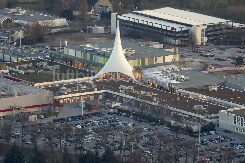 Bochum aus der Vogelperspektive: Erweiterung und Umbau des Einkaufszentrum an der A40 Ruhrpark in Bochum im Bundesland Nordrhein-Westfalen NRW