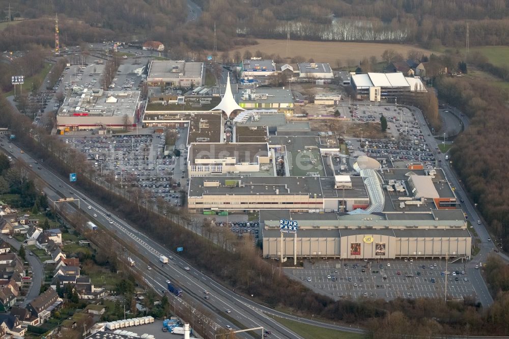 Bochum aus der Vogelperspektive: Erweiterung und Umbau des Einkaufszentrum an der A40 Ruhrpark in Bochum im Bundesland Nordrhein-Westfalen NRW