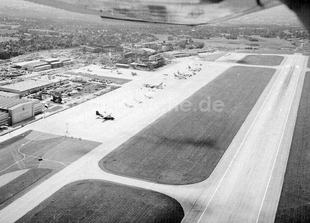 Luftbild Dresden-Klotsche - Erweiterungs- und Ausbauarbeiten am Flughafen Dresden-Klotsche.