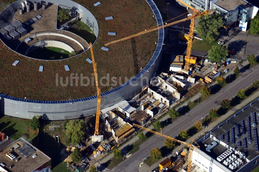 Luftaufnahme Berlin - Erweiterungs - Baustelle am Elektronen- Speicherring BESSY - Synchrotronstrahlungsquelle der dritten Generation in Berlin - Adlershof