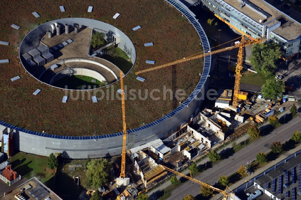 Berlin von oben - Erweiterungs - Baustelle am Elektronen- Speicherring BESSY - Synchrotronstrahlungsquelle der dritten Generation in Berlin - Adlershof